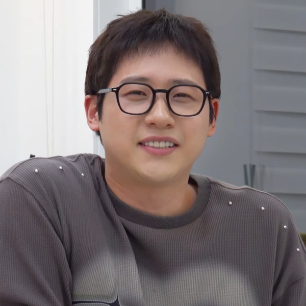 KIVULI MUKE B1A4 신우