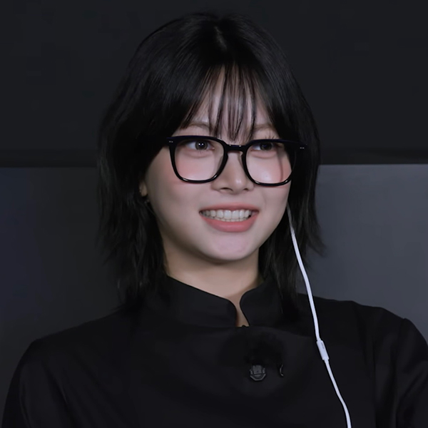 KIVULI REX 르세라핌 홍은채
